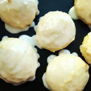 Almond ricotta cookies